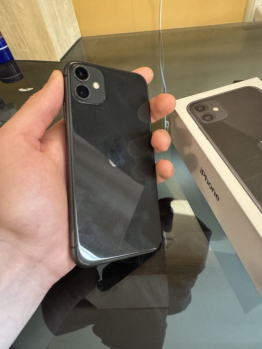 iPhone 11 Black/64gb/77%