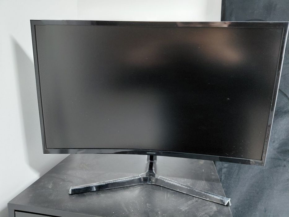 Монитор 27 изогнутый