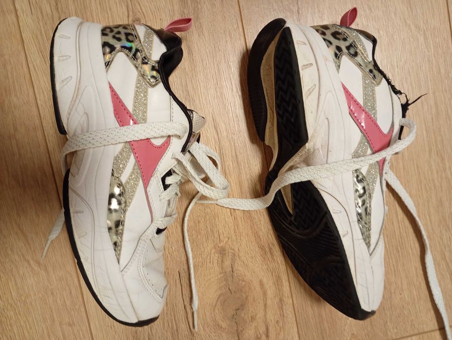 Reebok запазени маратонки номер 34