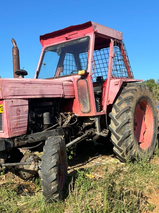 Tractor universal 651