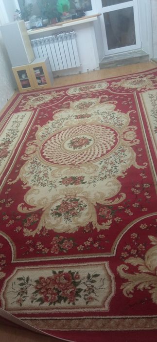 Продам ковер в хорошем состоянии