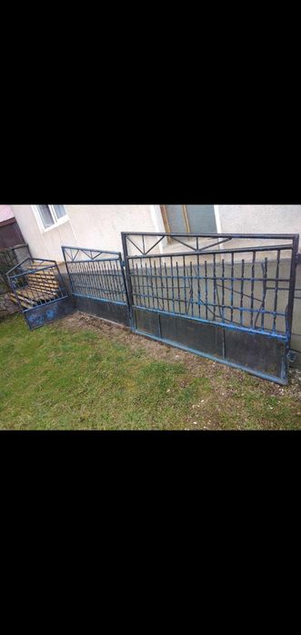 Porti de fier 2 porți mari 2 m fiecare iar cea mica 90 cm
