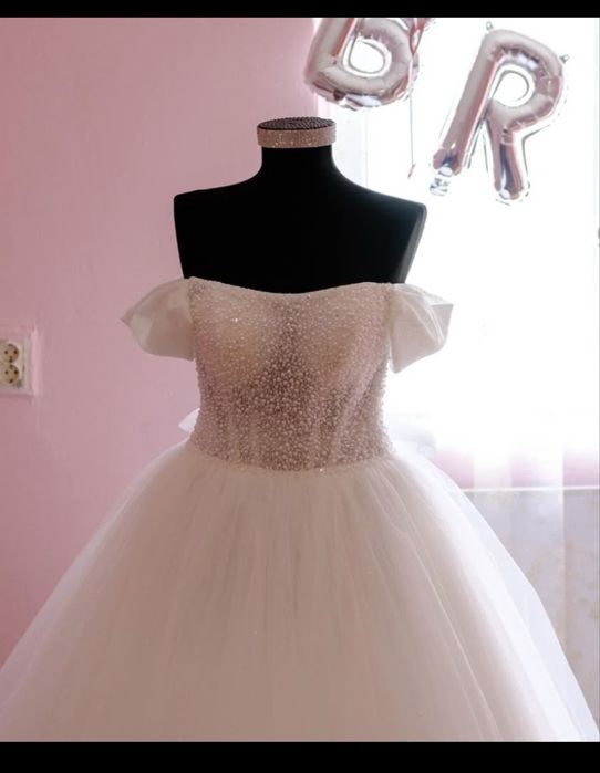 Rochie de mireasa model deosebit