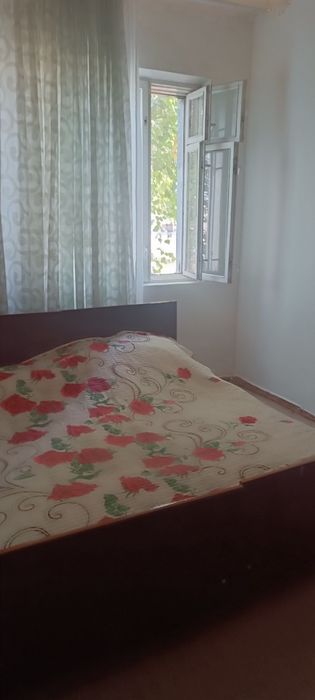 Уй сотилади уч тепада