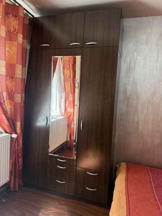 Dulap si comoda mobila dormitor