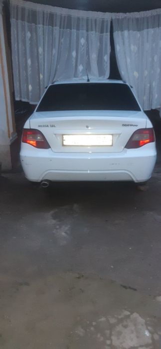 Nexia 2 1.6 sotiladi