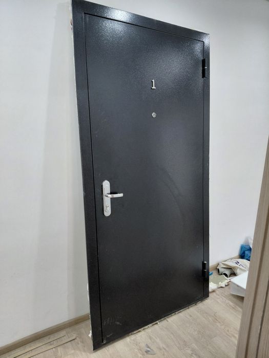 Дверь 200×90 в  хорошем состоение