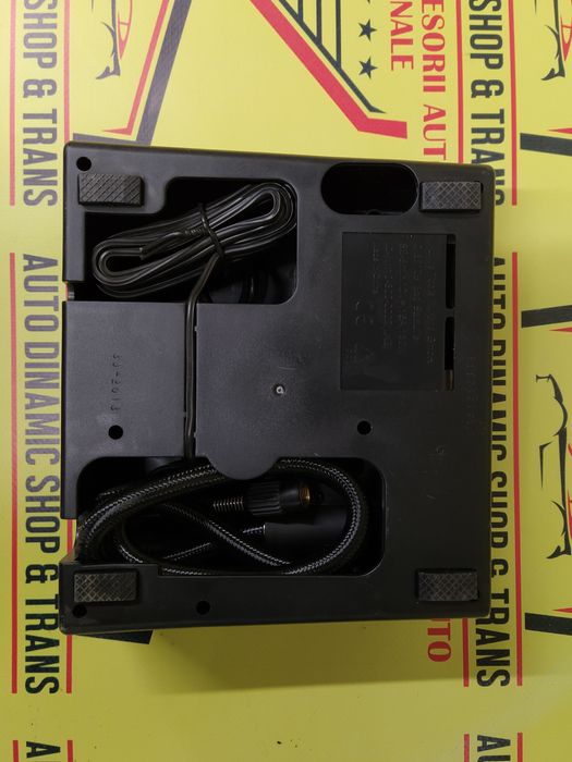 Compresor auto umflat roti 12 v original Mercedes 180w