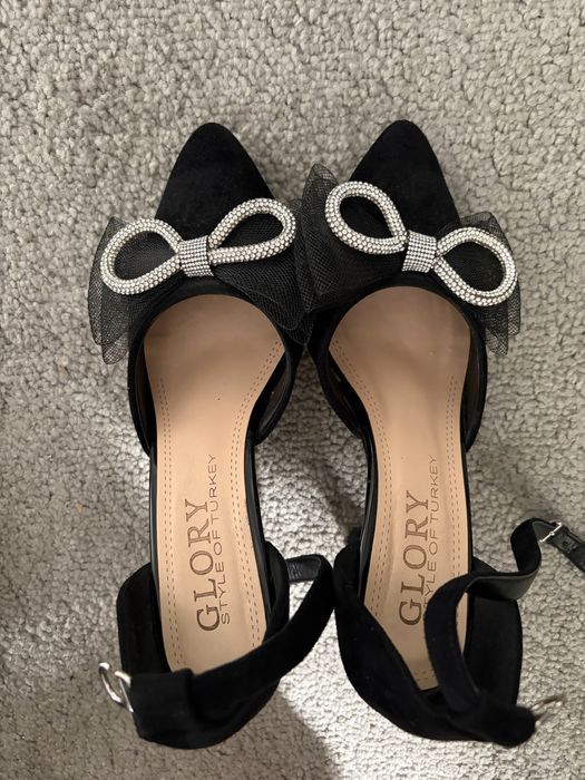 Продам туфли и лоферы