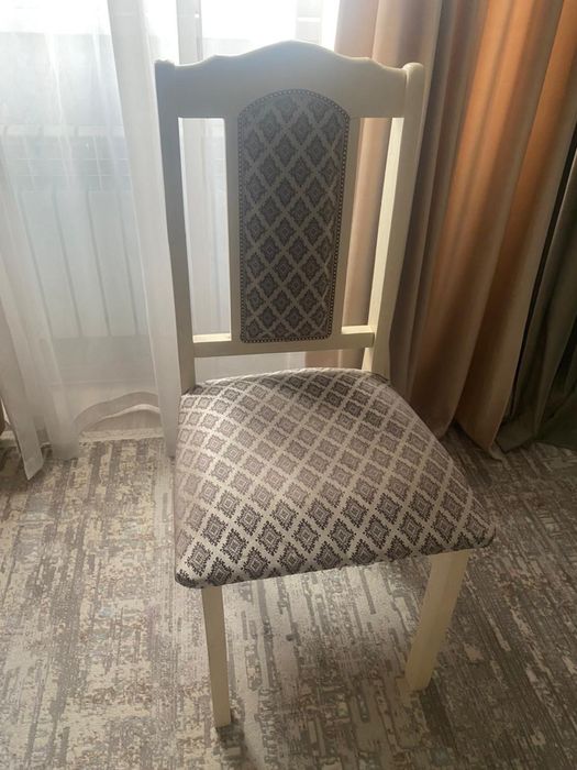 Продам стулья (6 штук)