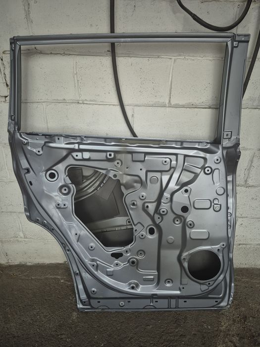 Дверь от хайландера 22г