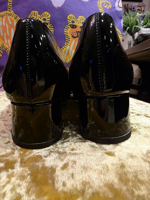 Елегантни обувки с нисък ток Primadonna