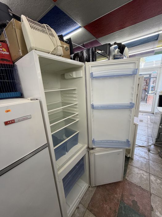 Хладилник с фризер за вграждане GORENJE