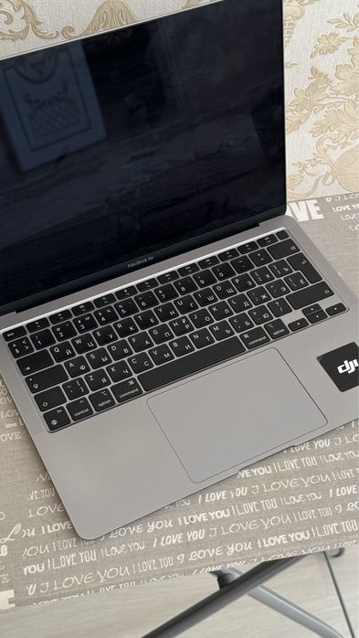 Macbook M1 2020 8/256
