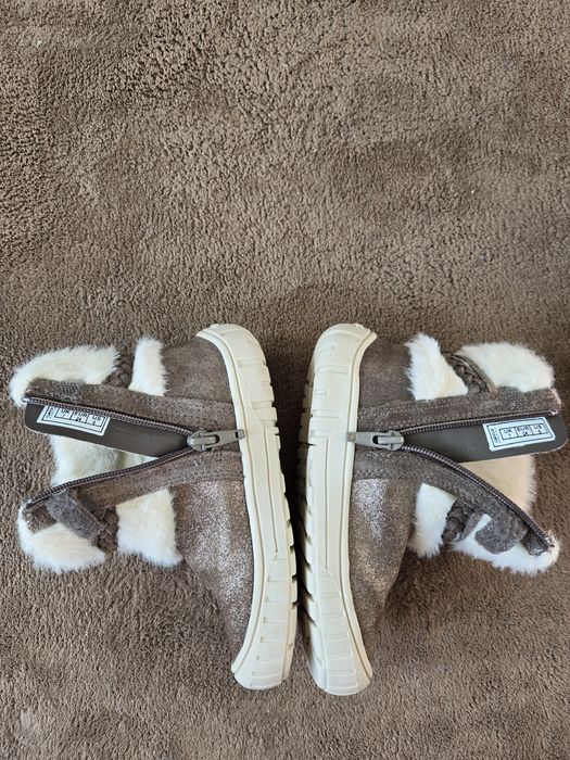 Детски ботуши за момиче.