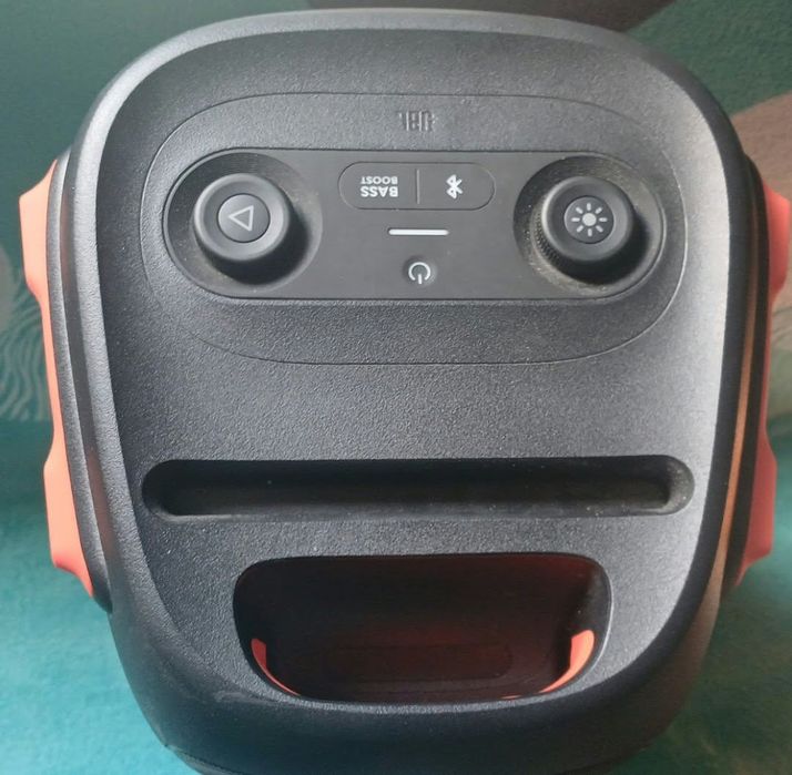 Boxa jbl noua neagra
