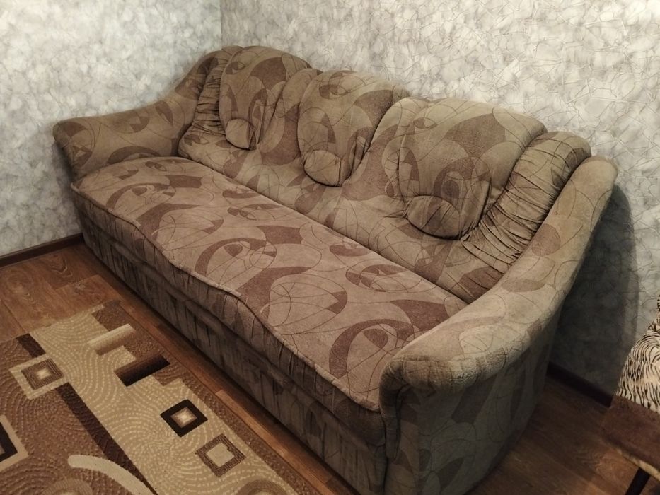 Продам диван с креслами