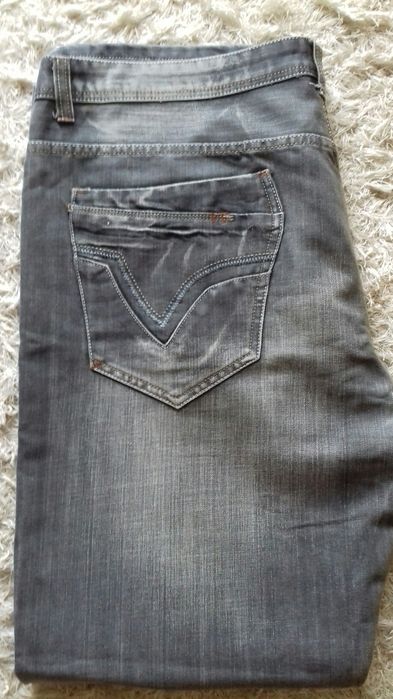 Blugi barbati de culoare gri marimea 42