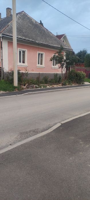 Casa  si gradină de vânzare