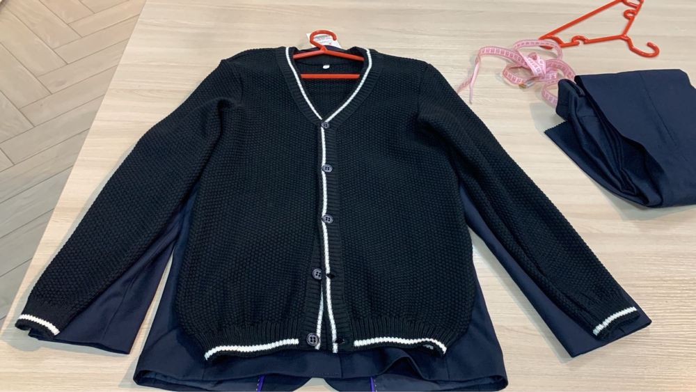 Кардиган ученика НИШ