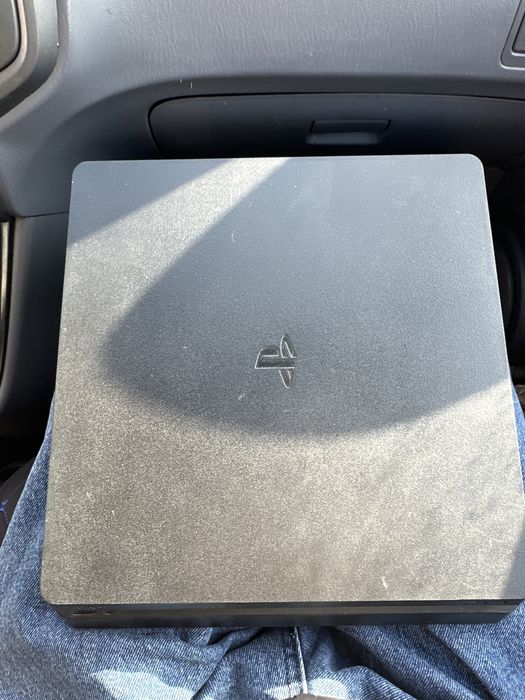 Продам ps4 slim 500gb