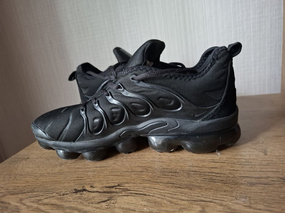 Nike Vapormax plus маратонки 44 номер.