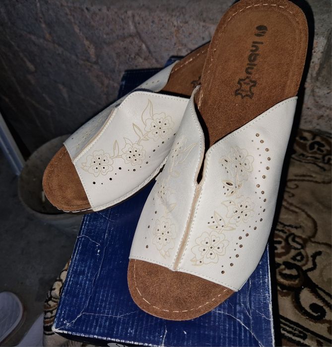 Женские шлёпки новые