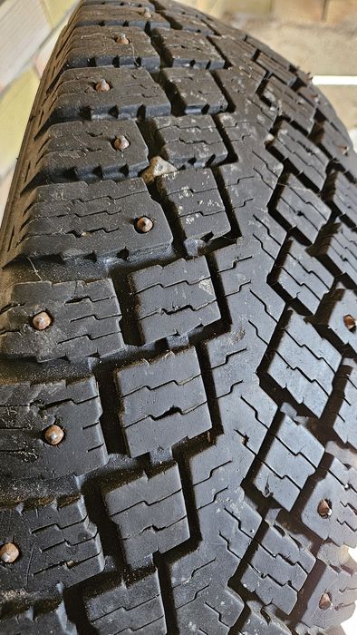 Гуми 205 16С нокиан