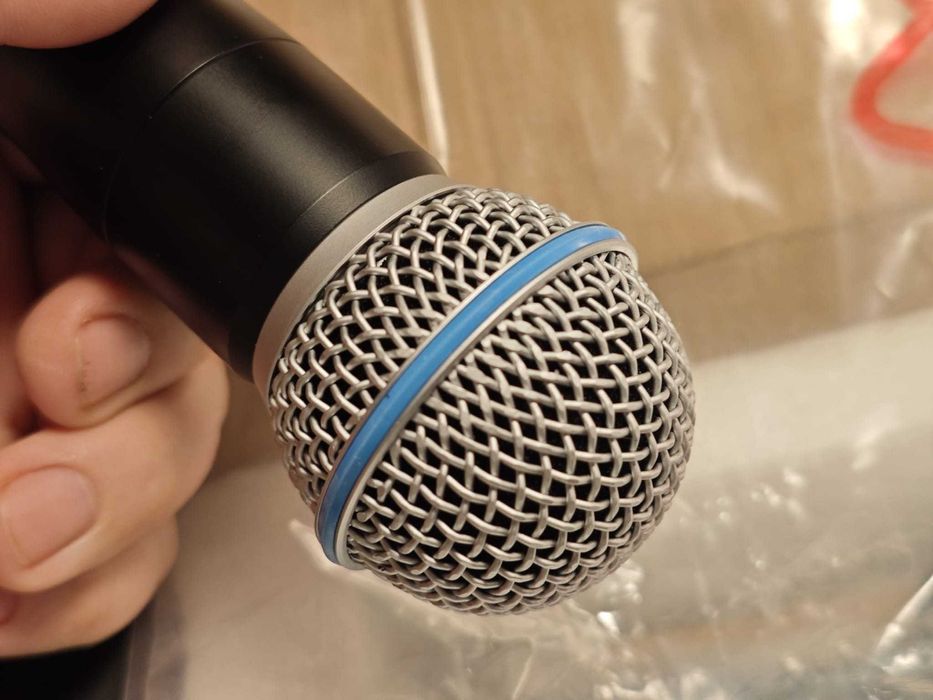 Vand microfon wireless Shure AD4G Beta58 folosit ocazional