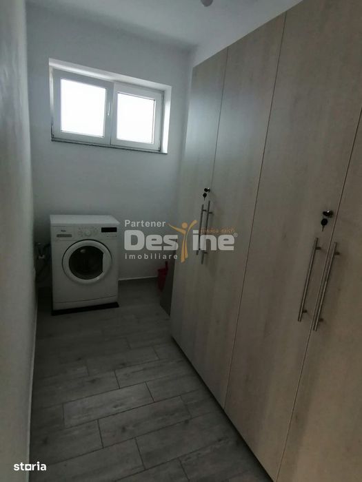 Apartament cu 2 camere decomandat, cu balcon si loc de parcare,   Avan