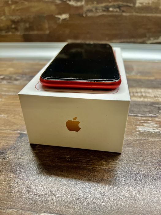 Iphine 11 - 64 GB RED