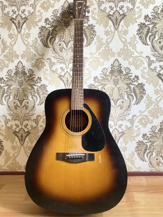 Акустическая гитара Yamaha