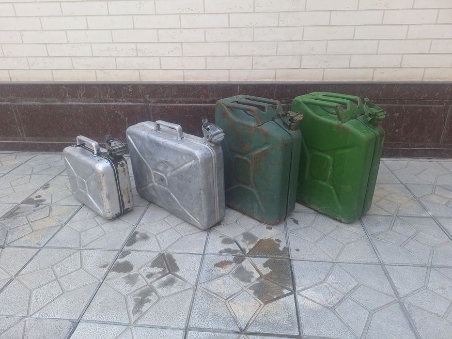 Продаются канистры срочно!!!
