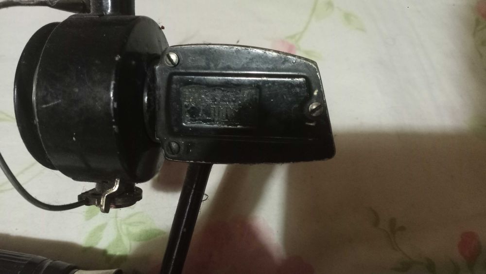 Продавам ретро въдица с макара