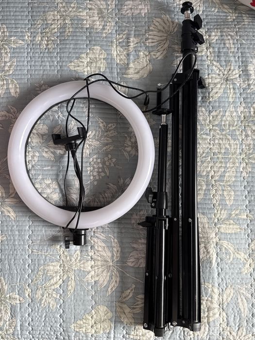 1 Лампа и 1 держатель для телефона