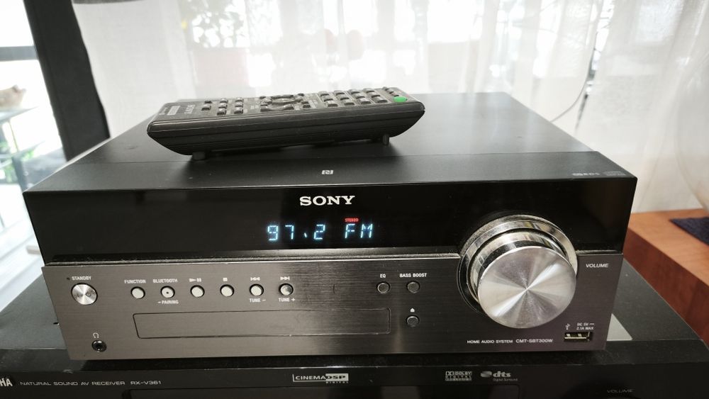 Sistem audio cu bluetooth  SONY cmt-sbt300w ,cu telecomanda