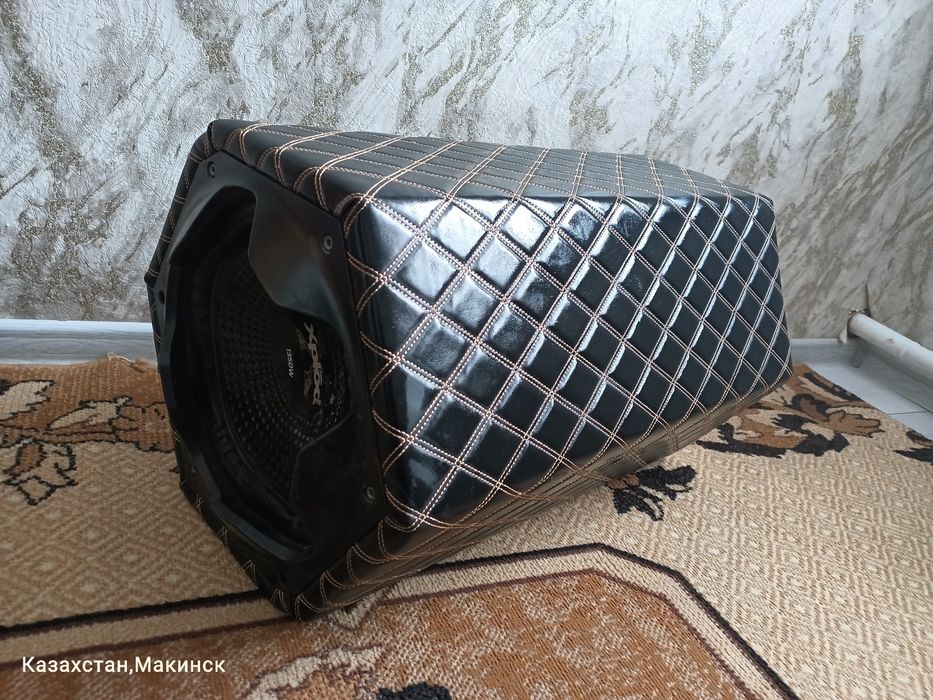 Сабвуфер  в идеальном состоянии.