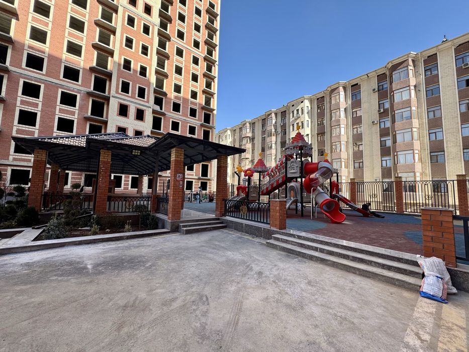 3х ком. квартира, на 1 этаже. Рудакий