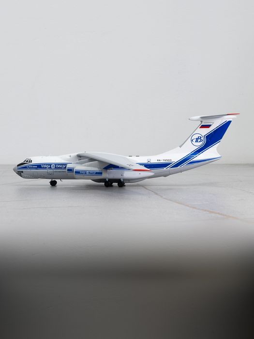 Коллекционная модель самолёта ИЛ-76, детализированная, масштаб 1:200