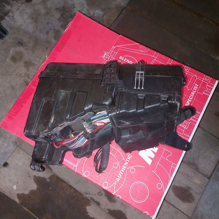 Блок предохранителей камри 30