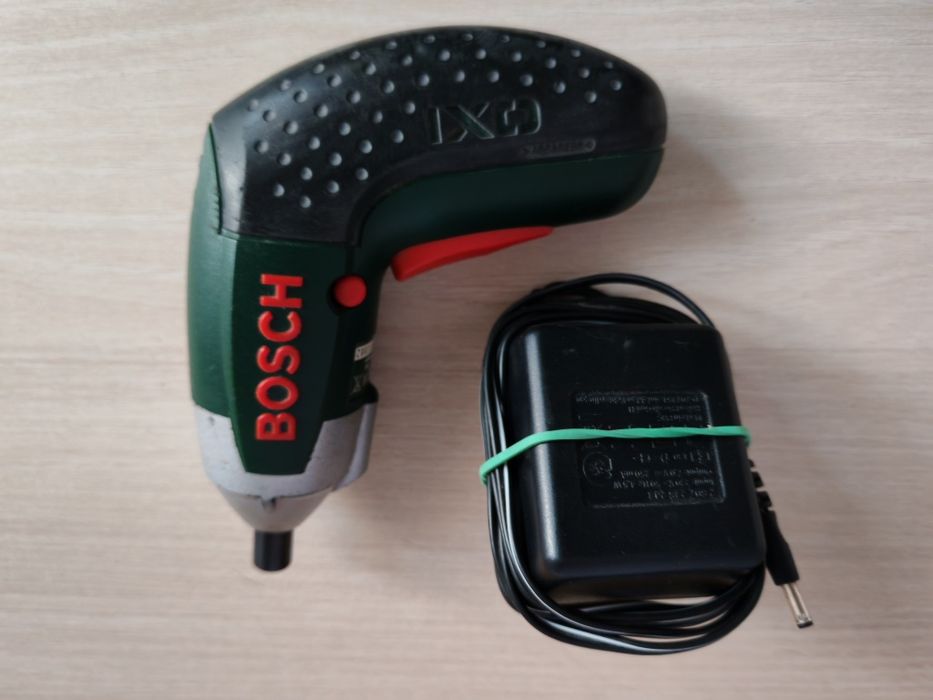 Surubelnita Bosch IXO cu acumulator functionala
