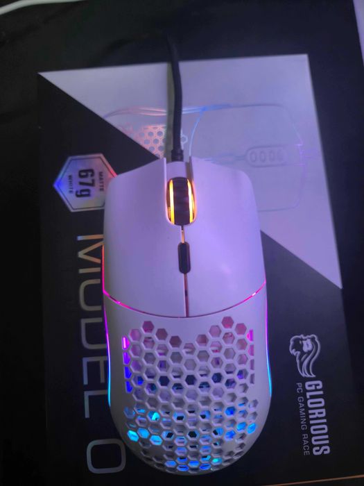 Mouse gaming Glorius MODEL O (VANDUT)