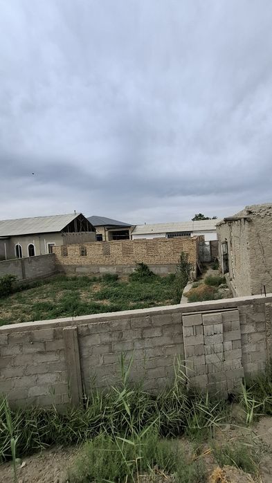 Qurilishi tugallanmagan uchastka