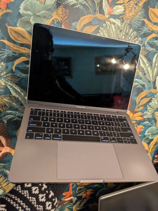 MacBook Pro 13 Inch i5 2.5 GHZ 16gb ram 512gb SSD 2K17 Ultima gen