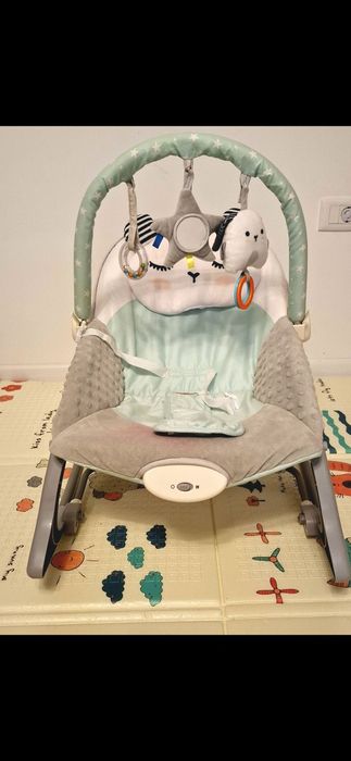 Leagăn electric pentru bebeluși 0-18 kg, cu vibrații și jucării