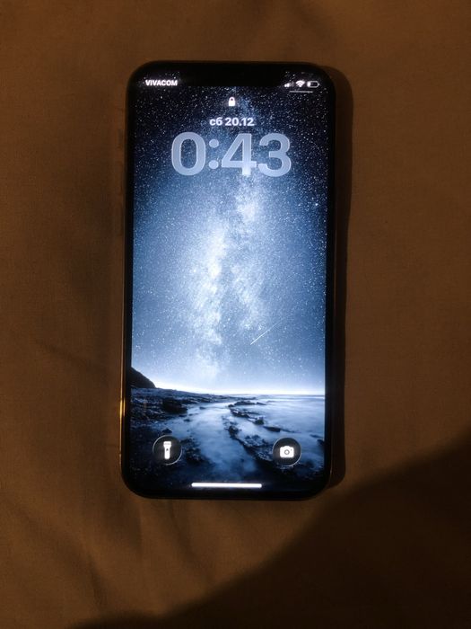 Apple iPhone 12 Pro, цвят Gold, в добро състояние.