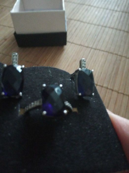 Елегантен сребърен комплект  със сапфири