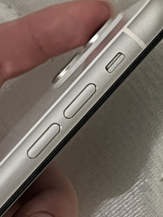 Айфон 11 64гб идеальное состояние