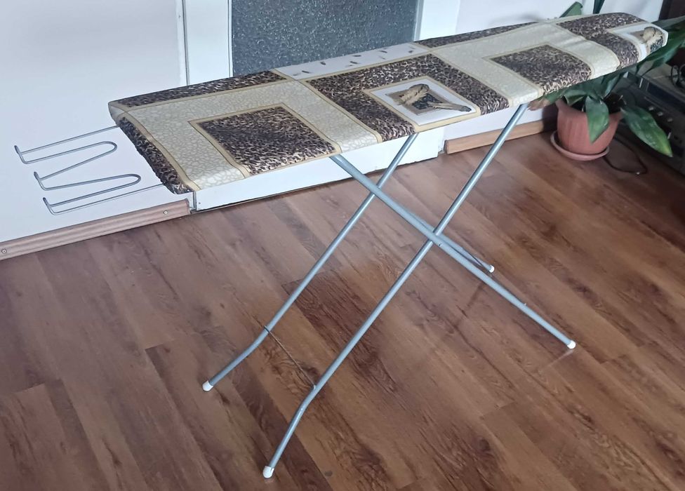 Продавам гладачна маса