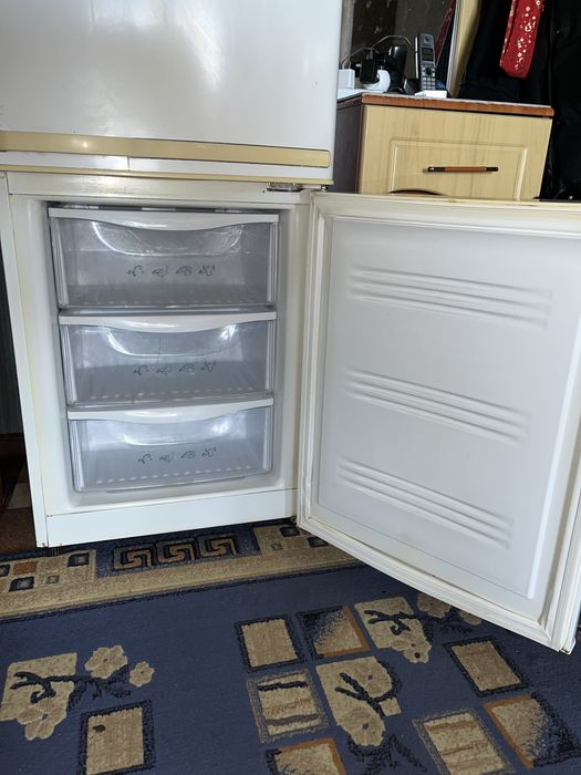 Продам холодильник